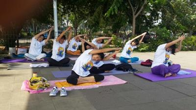 Yoga di Alam Terbuka Bantu Redakan Burnout